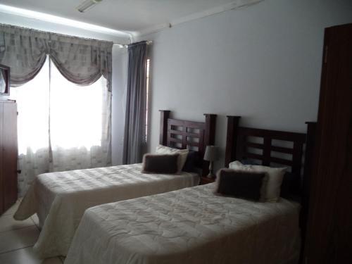Hostal Heatherdale Guesthouse & Shuttle Services