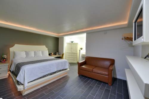 Hotel Romantic Inn & Suites