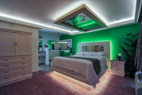 Hotel Romantic Inn & Suites