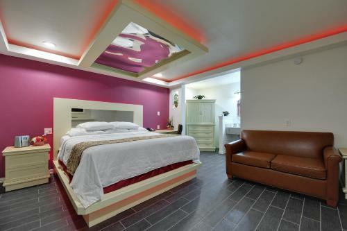 Hotel Romantic Inn & Suites