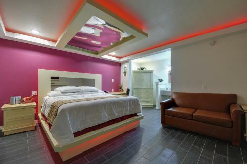 Hotel Romantic Inn & Suites