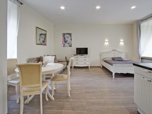 Center City Apartments - Heart Old Town