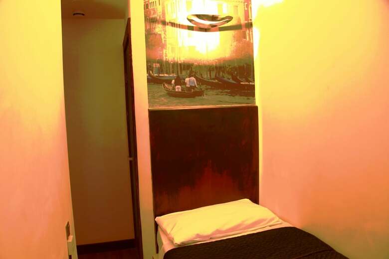 Exhibition Court Hotel 4