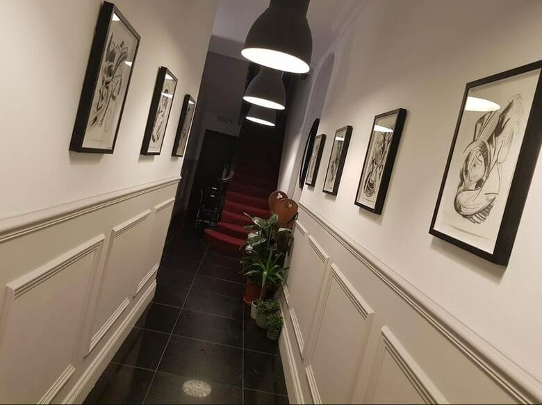 Exhibition Court Hotel 4