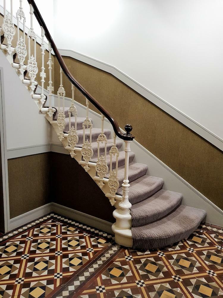 Hotel Mowbray Court