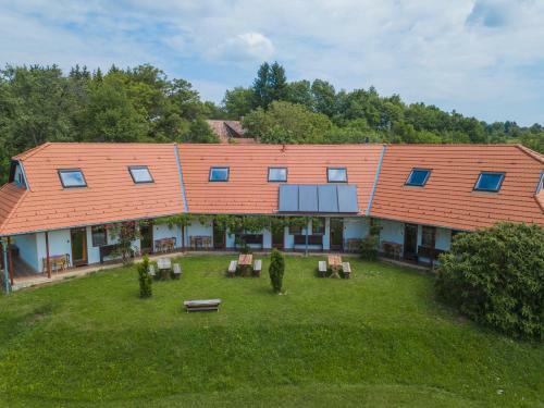Hostal Ark�num Vend�gh�z