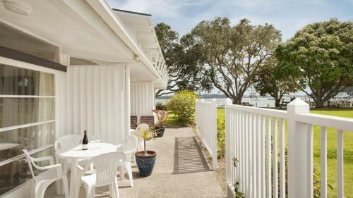 Hananui Lodge And Apartments