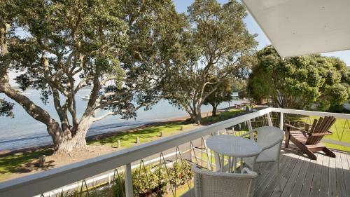 Hananui Lodge And Apartments