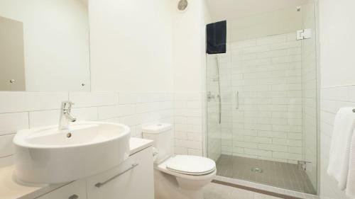 Hananui Lodge And Apartments