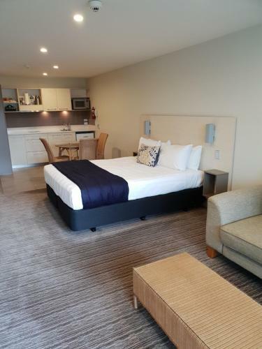 Hananui Lodge And Apartments