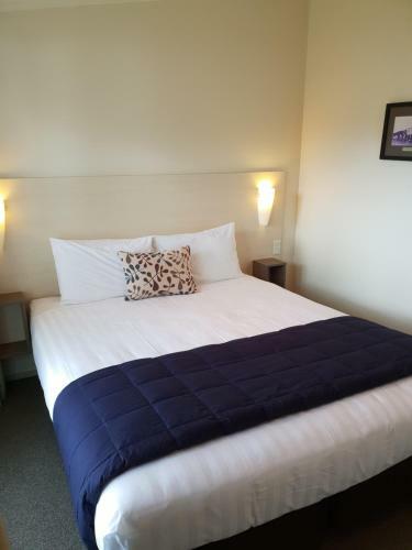 Hananui Lodge And Apartments