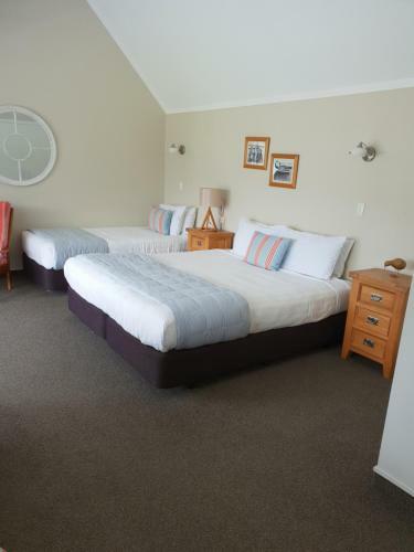 Hananui Lodge And Apartments