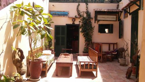 Hostal Maison Augustin Ly