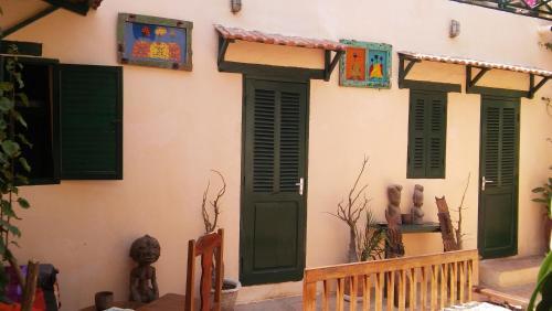 Hostal Maison Augustin Ly