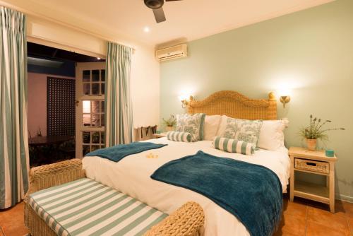 Bed & Breakfast Five Burnham Guest House