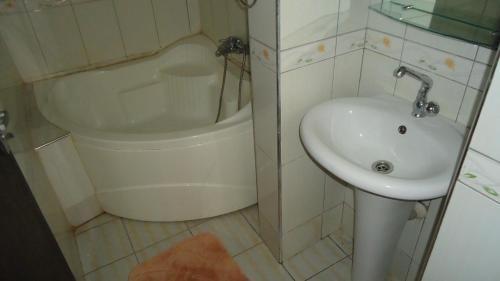 Wadoma Royale Hotel
