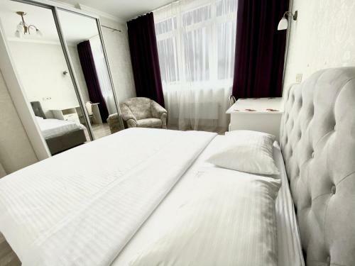 Apartments With Dnipro View