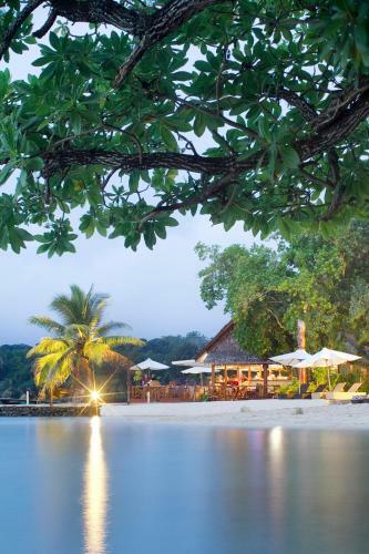 Hotel Erakor Island Resort & Spa