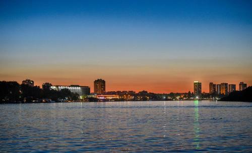 San Art Floating Hostel & Apartments