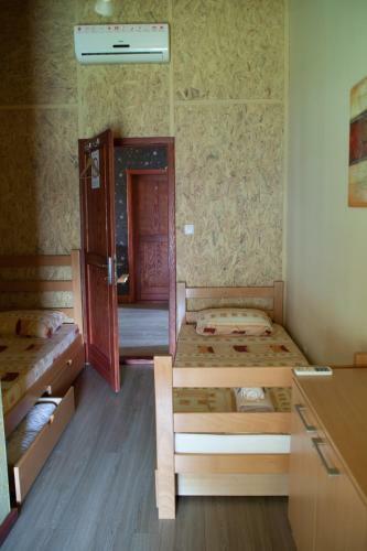 San Art Floating Hostel & Apartments