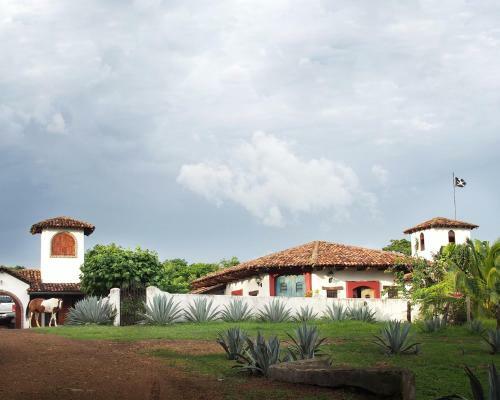 Hostal Rancho Chilamate Horse Ranch