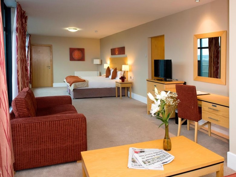 Hotel Green Isle Conference & Leisure