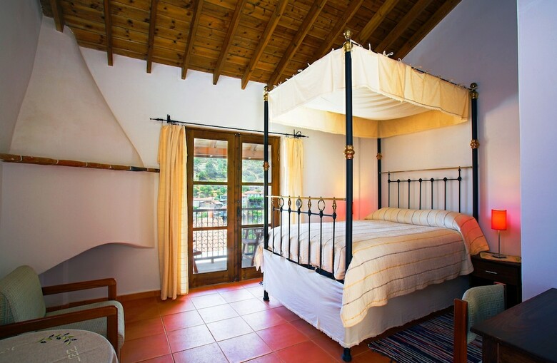 Hostal Ambelikos Traditional Agrohotel