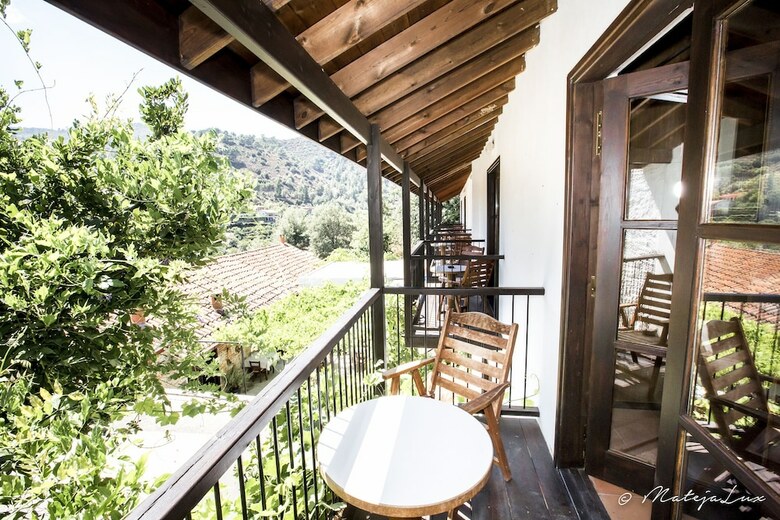 Hostal Ambelikos Traditional Agrohotel