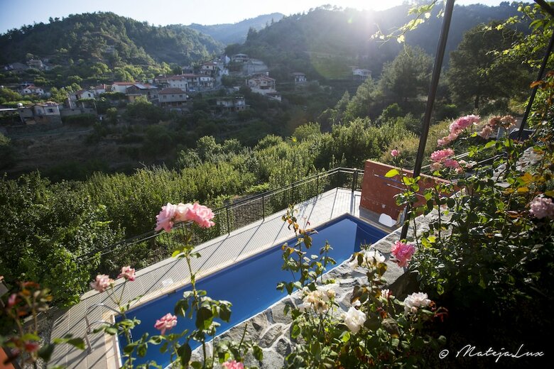 Hostal Ambelikos Traditional Agrohotel