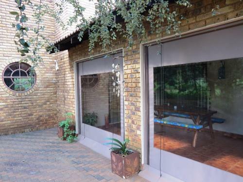 Meerkatplaats Guesthouse And B&B