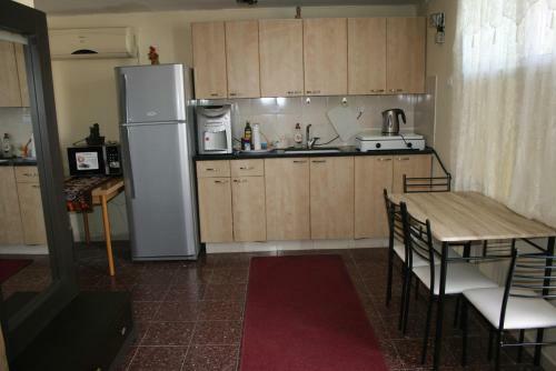 Two Bedroom Apartment With Patio And Pool