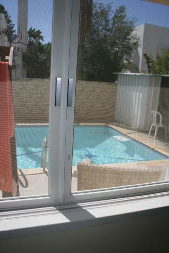 Two Bedroom Apartment With Patio And Pool