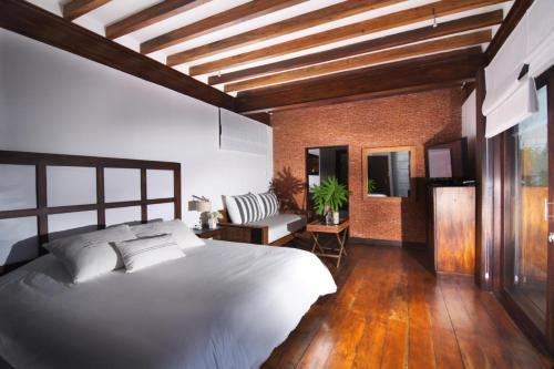 Hostal Cerro Lobo