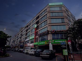 One Avenue Hotel