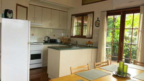 Ravensbourne Escape - Cedar Lodge