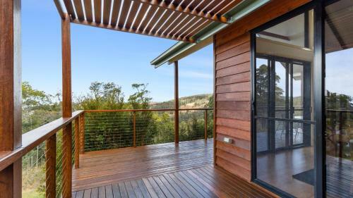 Ravensbourne Escape- Stella Luna