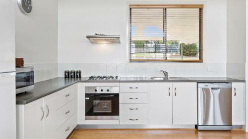 Ravensbourne Escape- Stella Luna