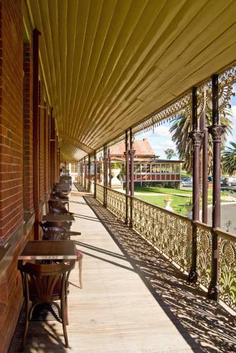 Hotel Hermitage Hill Country Retreat
