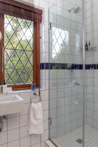 Hostal Knightsbury Guest House