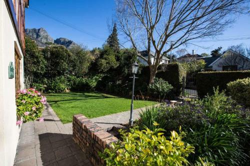 Hostal Knightsbury Guest House
