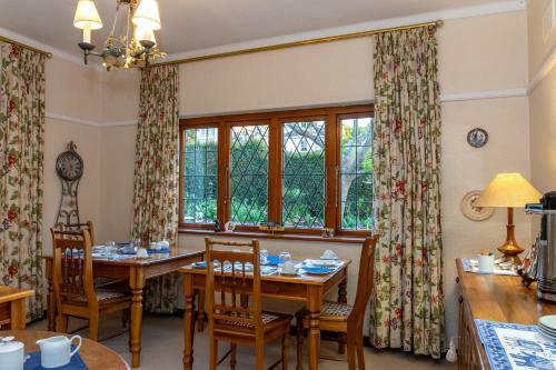 Hostal Knightsbury Guest House