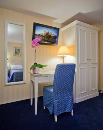 Hotel Austin's Arts Et M�tiers H�tel