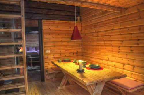 Cottage On Wild River In Lapland/sweden