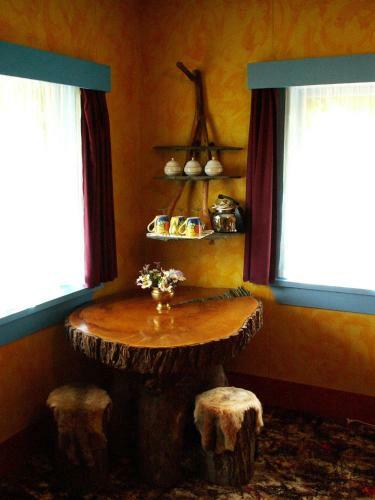 Hostal Little Paradise Lodge