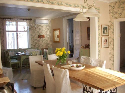 Bed & Breakfast Brinkin Wanha Pappila