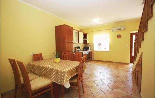 Holiday Home Mali Vareski III