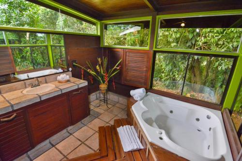 Albergue Chachagua Rainforest Hotel & Hacienda