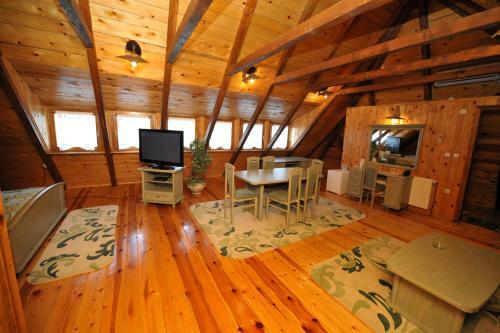 Ethno Village Stanisici & Hotel Pirg