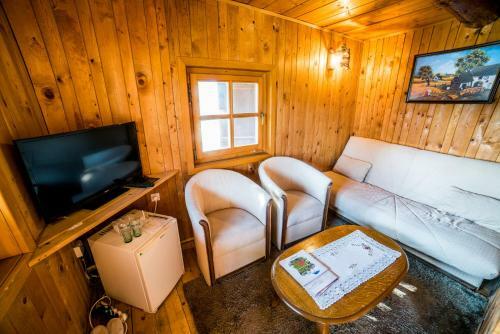 Ethno Village Stanisici & Hotel Pirg