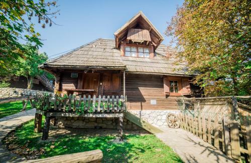 Ethno Village Stanisici & Hotel Pirg